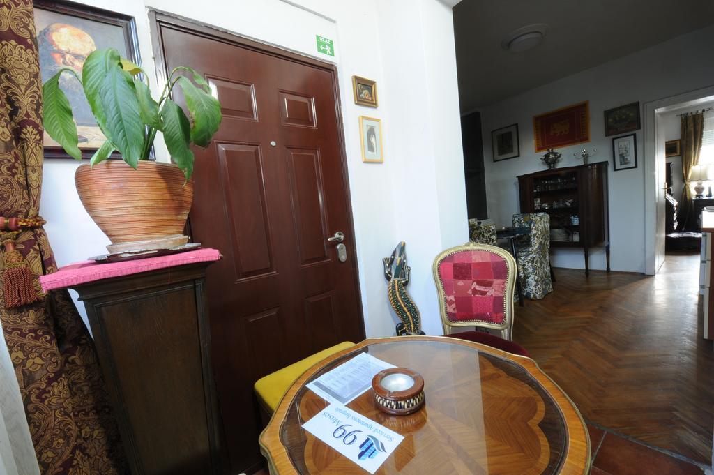 99 Muses Apartments Dordegol Exterior photo